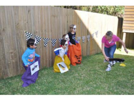 Ezy Kids Parties - Entertainers