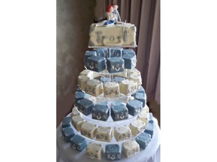 Amazing wedding cakes by Elisabeth