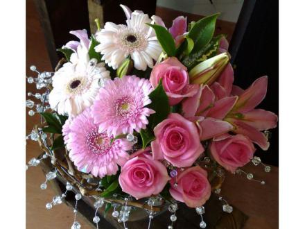Petals in Paradise Flowers & Gifts